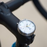 Pametna analogna ura in kolesarski števec Moskito