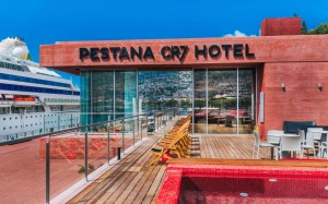 Nedavno je na rodni Madeiri odprl svoj prvi hotel Pestana CR7, ki mu bodo sledili tudi drugi.