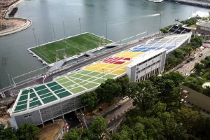 The Float v Singapurju je največji stadion na svetu, ki stoji na vodi. Sprejme lahko kar 30.000 obiskovalcev.