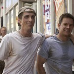 Dickie Eklund (Christian Bale) in Micky Ward (Mark Wahlberg) v filmu The Fighter (Borec, 2010)