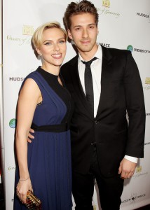 Scarlett Johansson in njen brat dvojček Hunter
