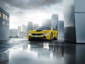 BMW i8 Protonic Frozen Yellow