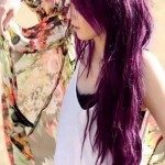19 deklet, ki navdihujejo s svojimi dolgimi lasmi: Vse prej kot slaba je tudi vijoličasta.