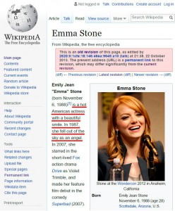 Emma Stone je vroča igralka s čudovitim nasmehom. Leta 1987 je padla z neba.