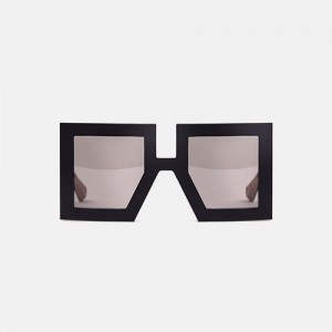 Sončna očala Nina Mûr v poklon velikemu Ettoreju Sottsassu