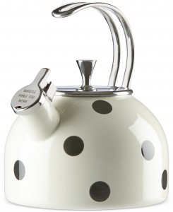 Čajnik Kate Spade Deco Dot Tea Kettle (45 evrov)