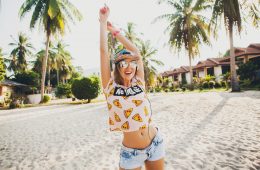 10 poletnih trikov za dekleta, ki vam bodo pošteno olajšali življenje